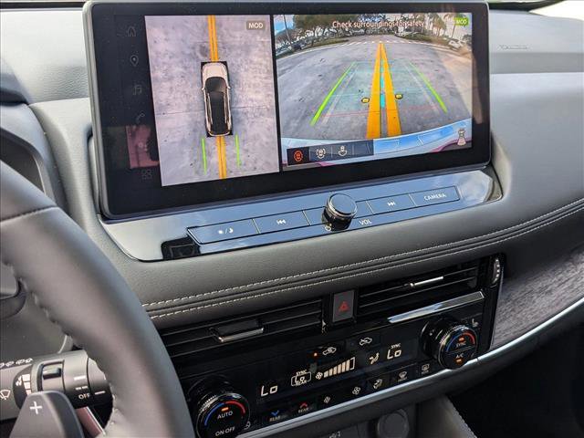 New 2026 Nissan Rogue Platinum image 13