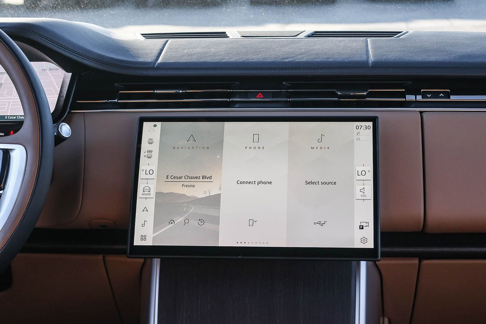 New 2026 Land Rover Range Rover SE image 25