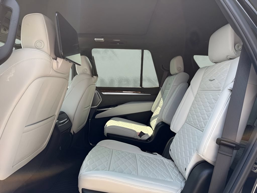 Used 2026 Cadillac Escalade Platinum Sport w/ LPO, ONYX Package AWD/4WD image 34