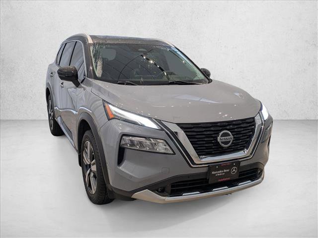 Used 2021 Nissan Rogue Platinum image 3