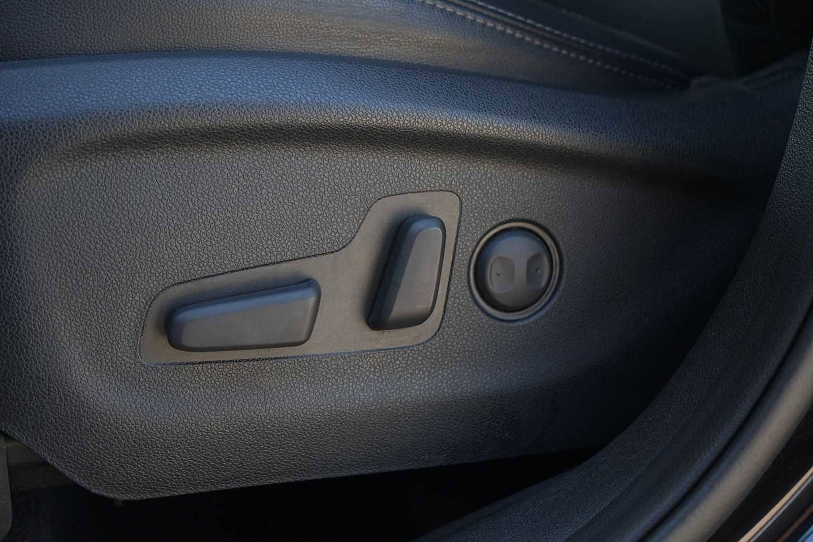 Used 2019 Kia Sorento EX image 12