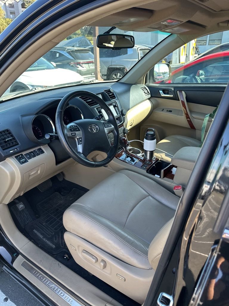 Used 2013 Toyota Highlander Limited image 5
