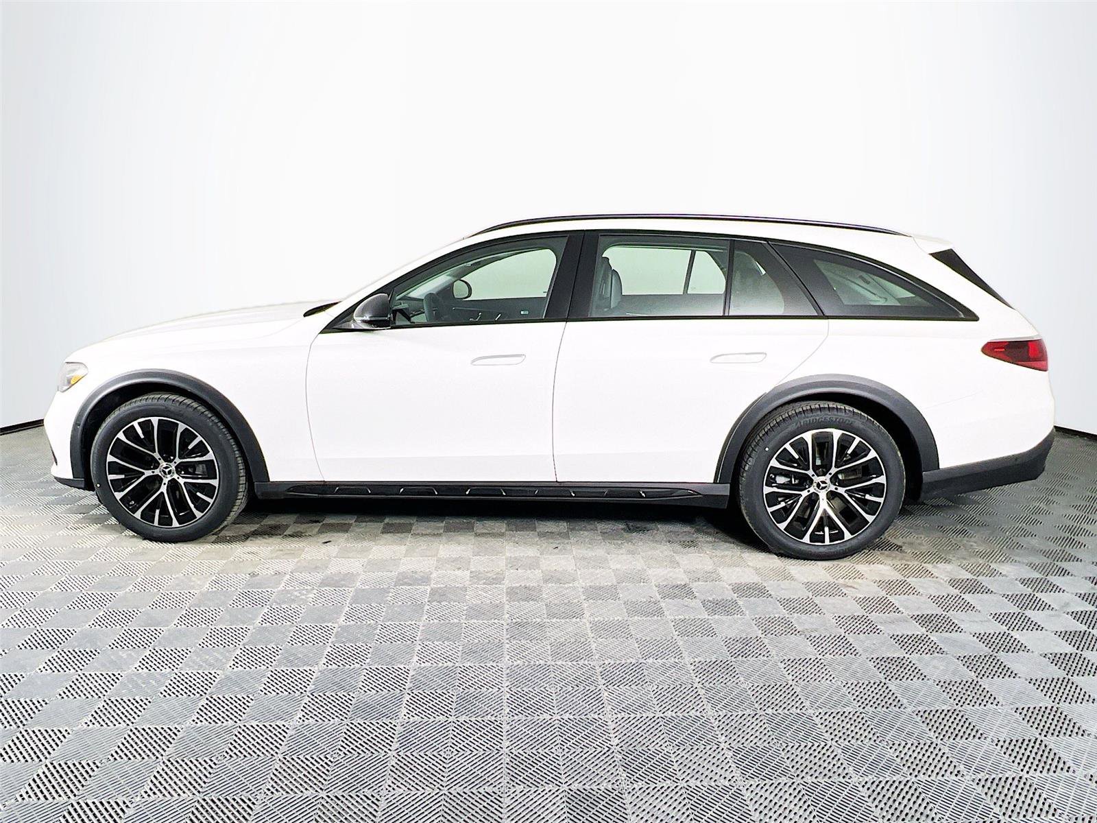 New 2026 Mercedes-Benz E 450 4MATIC All-Terrain Wagon image 3