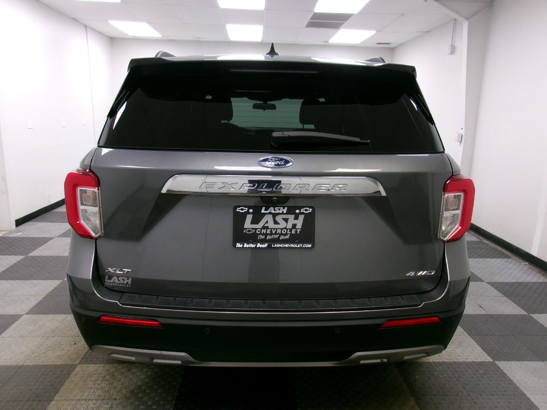 Used 2022 Ford Explorer XLT w/ Equipment Group 202A AWD/4WD image 13