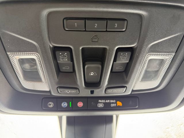 Used 2020 Chevrolet Silverado 1500 High Country w/ Technology Package image 32