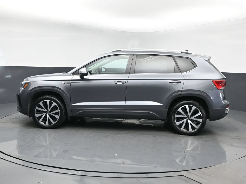 Used 2024 Volkswagen Taos SE FWD image 4
