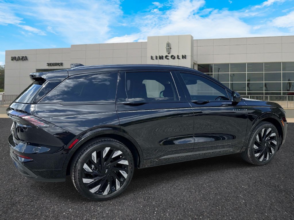New 2026 Lincoln Nautilus Reserve w/ Jet Appearance Package AWD/4WD image 3
