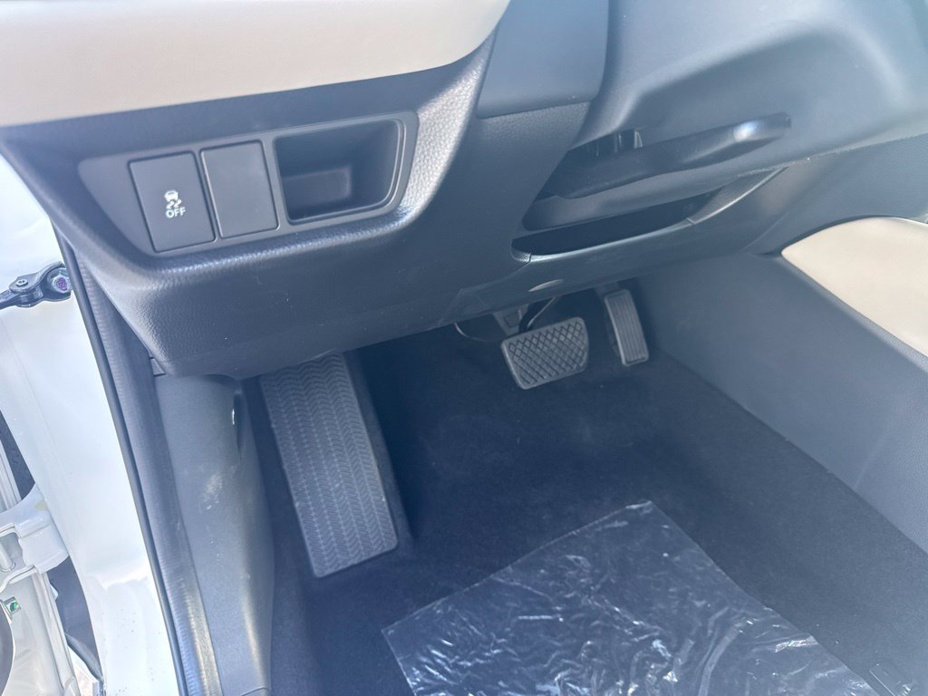 New 2027 Honda HR-V LX image 17