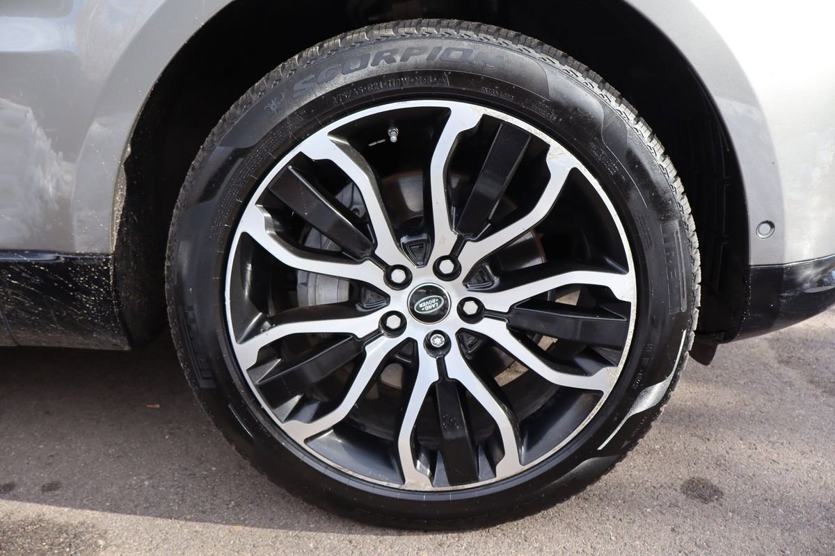 Used 2018 Land Rover Range Rover Sport HSE image 46
