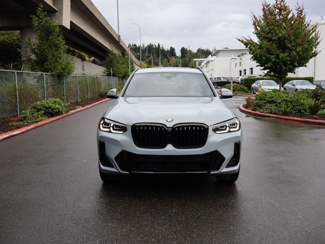 Used 2024 BMW X3 xDrive30i w/ Premium Package AWD/4WD image 3