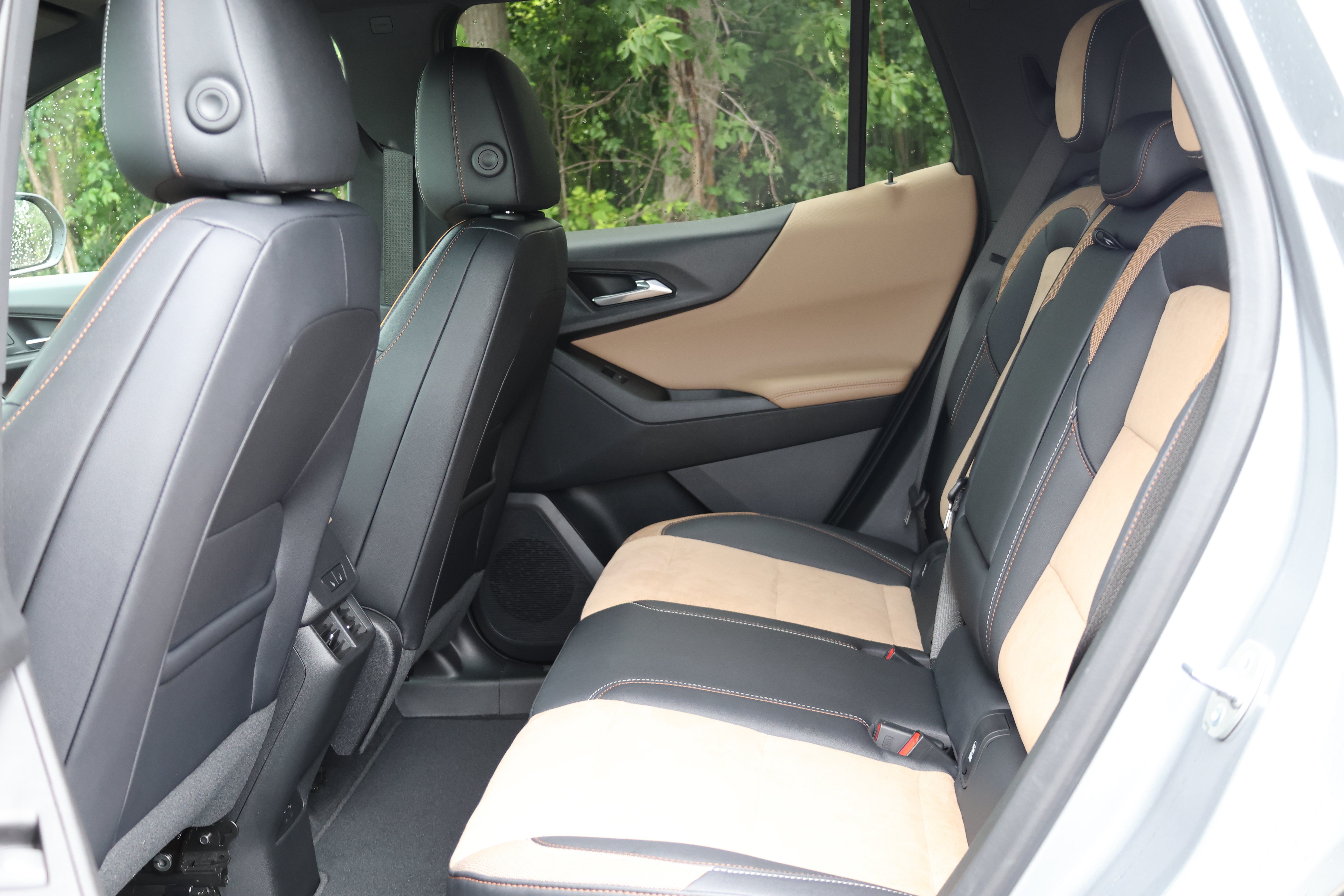 Used 2025 Chevrolet Equinox ACTIV w/ Safety and Technology Package AWD/4WD image 16