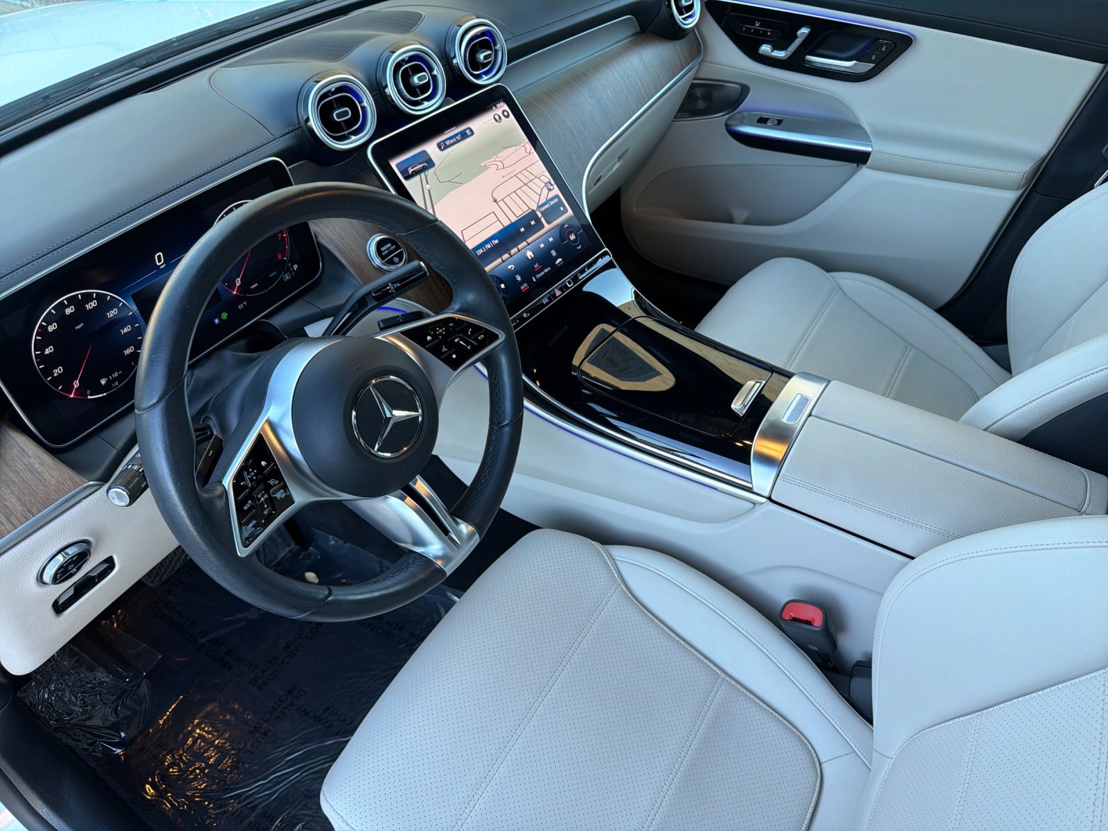 Used 2023 Mercedes-Benz GLC 300 4MATIC image 9
