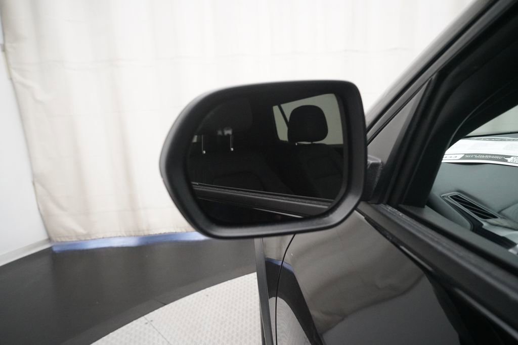 Used 2025 Chevrolet Equinox LT w/ Convenience Package II image 25