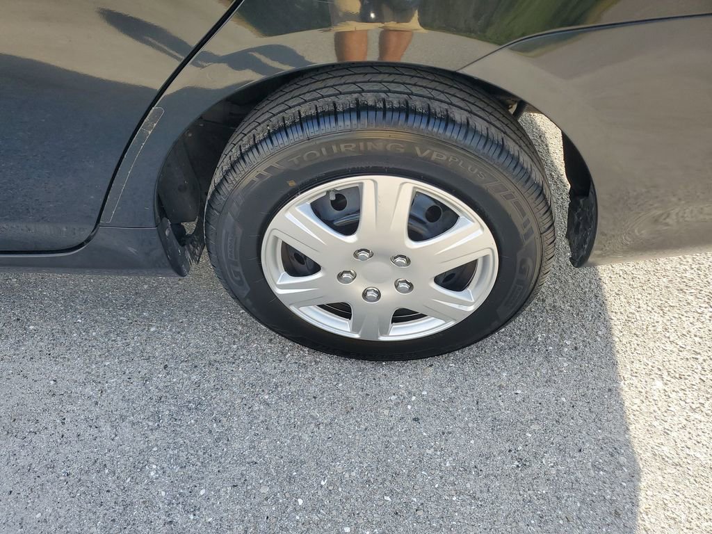 Used 2013 Toyota Corolla L image 19