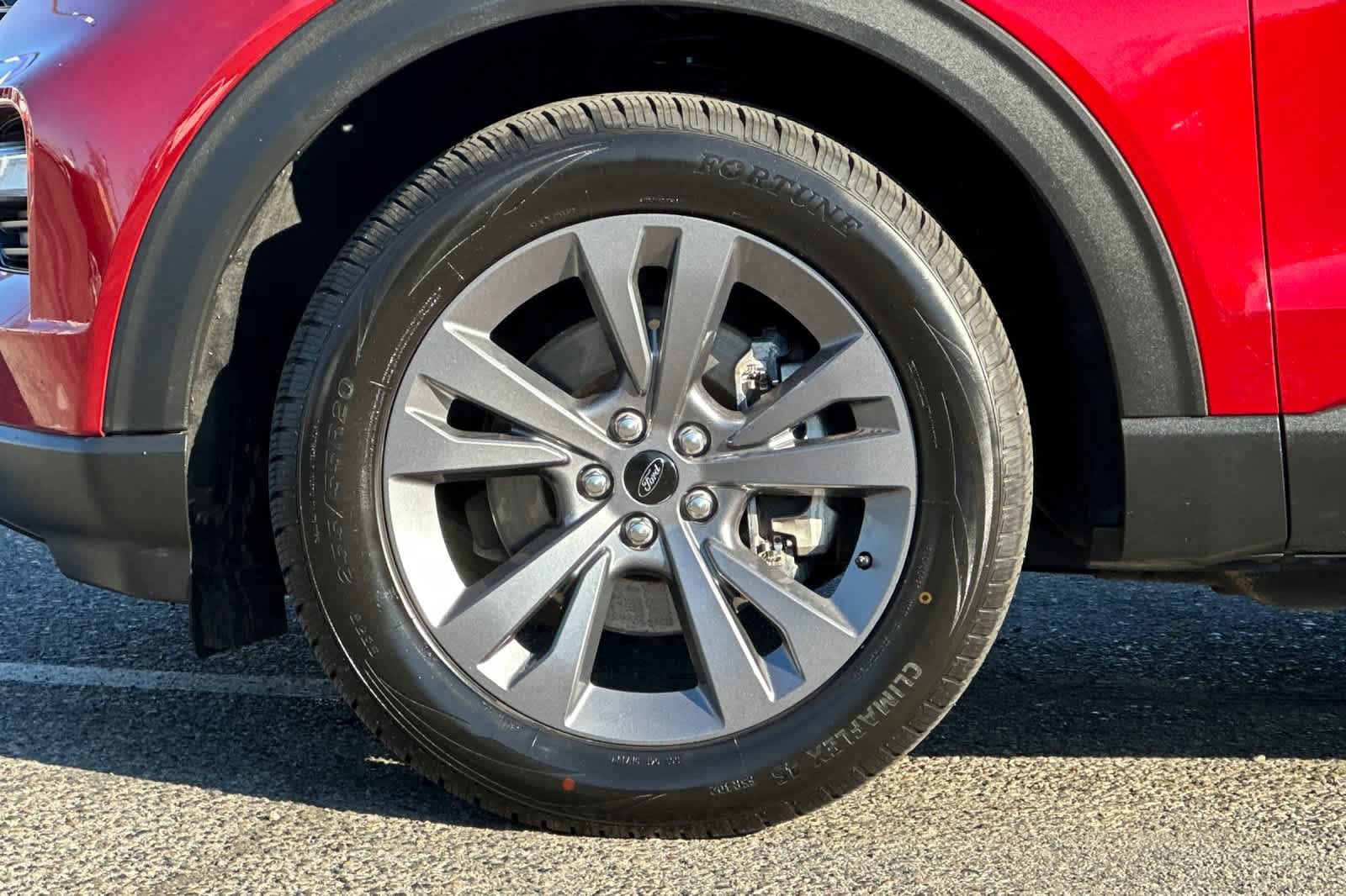 Certified 2022 Ford Explorer XLT w/ Equipment Group 202A image 29