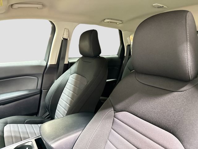Used 2021 Ford Edge SE image 21