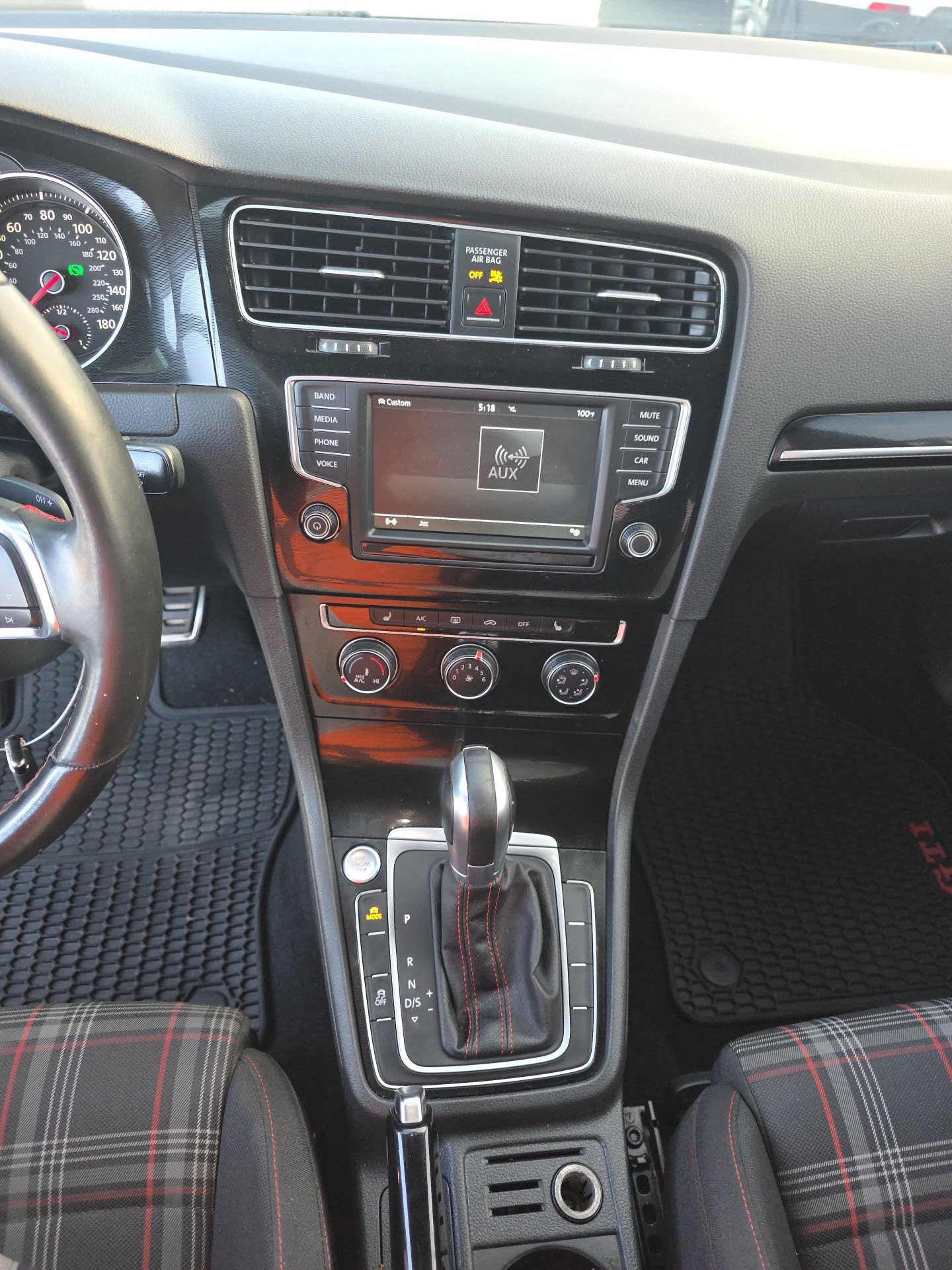 Used 2017 Volkswagen GTI S FWD image 3