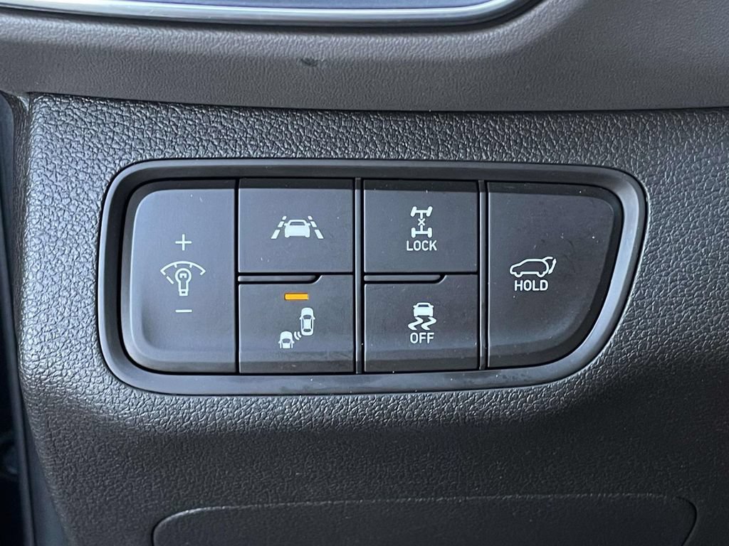 Used 2020 Hyundai Santa Fe Limited AWD/4WD image 10