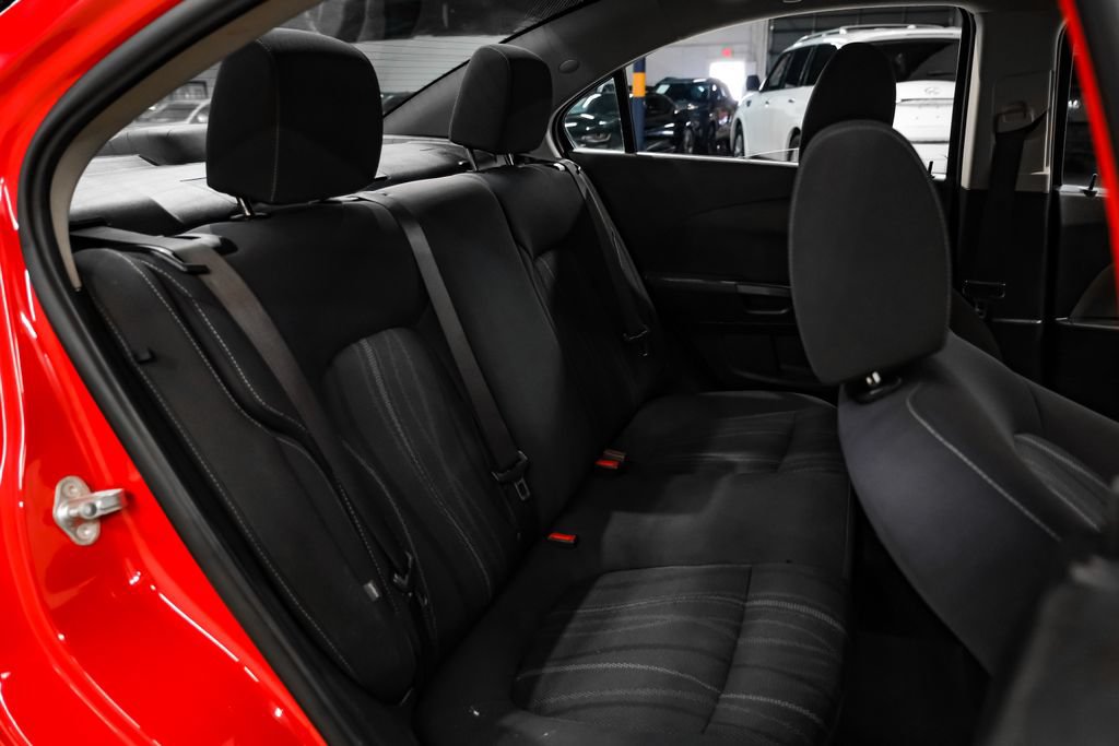 Used 2018 Chevrolet Sonic LT FWD image 33