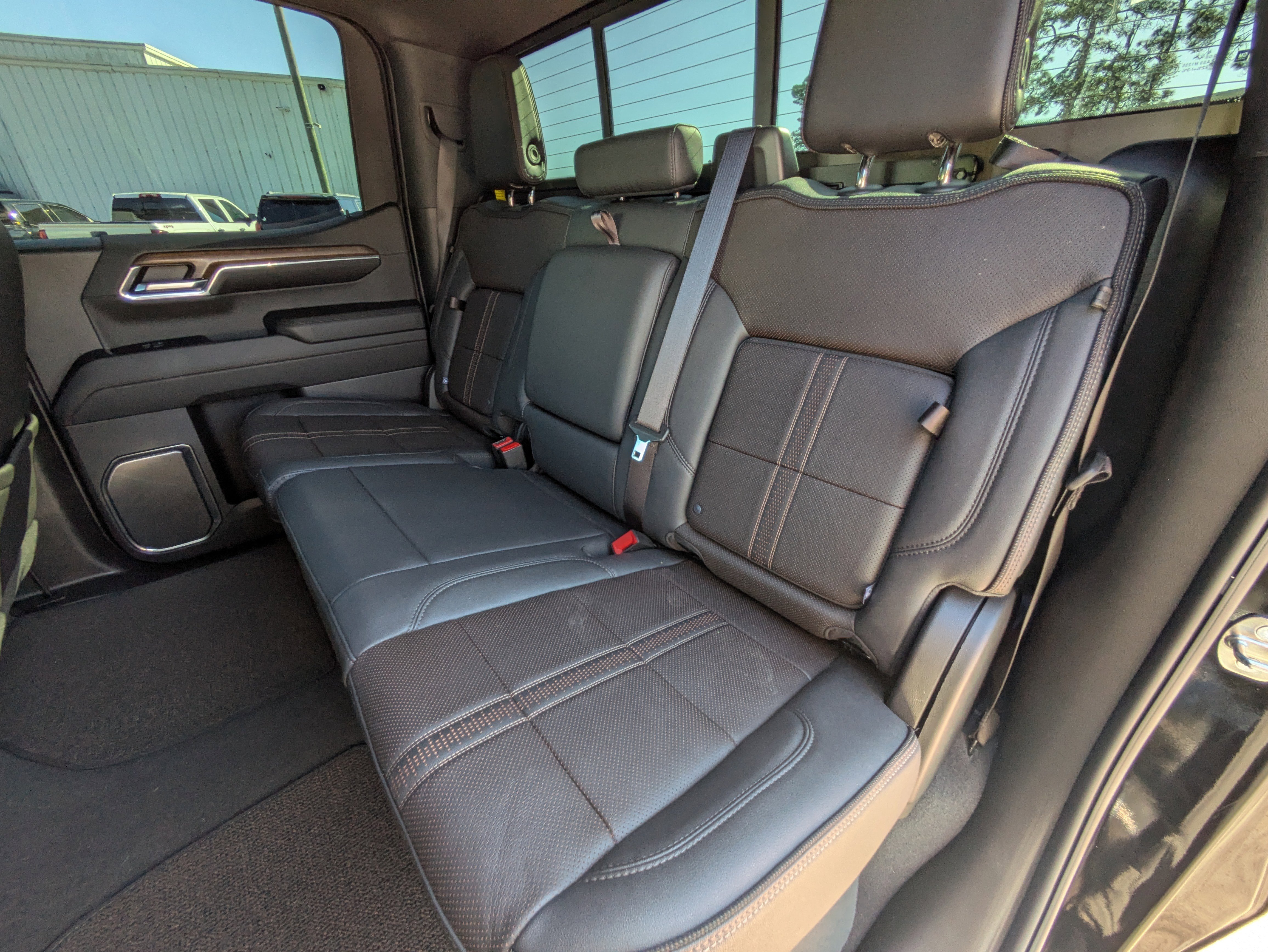 Used 2024 Chevrolet Silverado 1500 High Country w/ Technology Package image 7