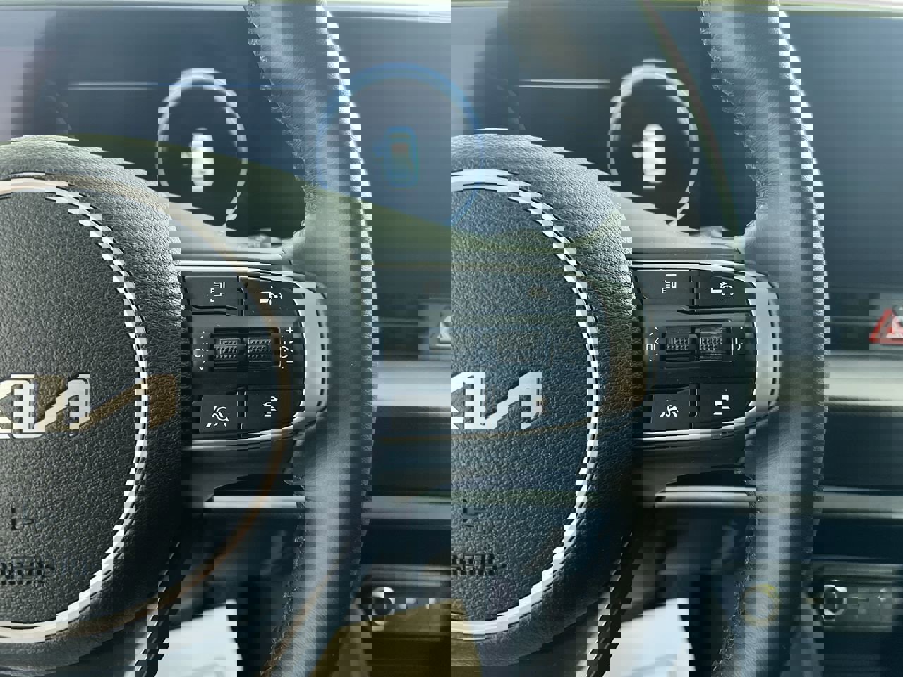 Used 2023 Kia Sportage SX image 19