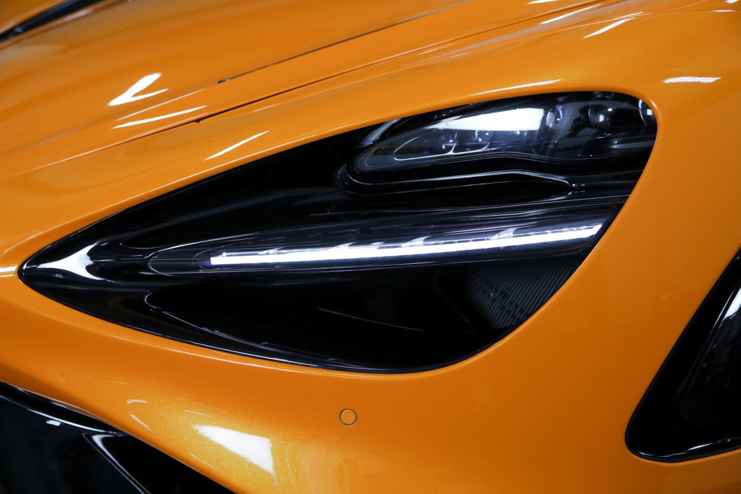 Used 2021 McLaren 765LT RWD image 14