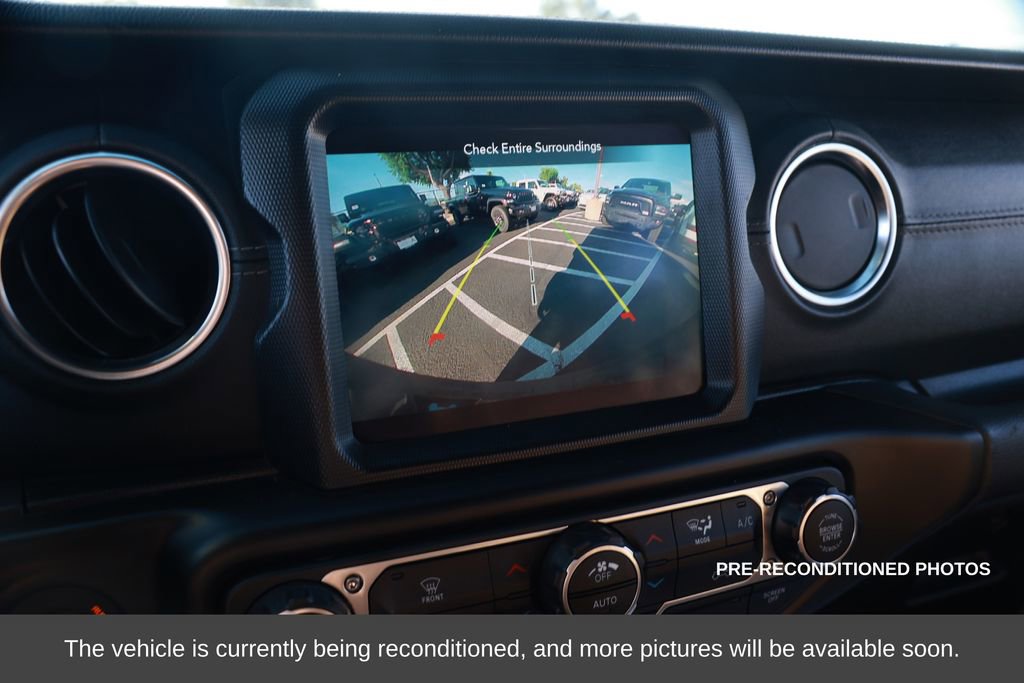 Used 2022 Jeep Wrangler Unlimited Sahara image 17
