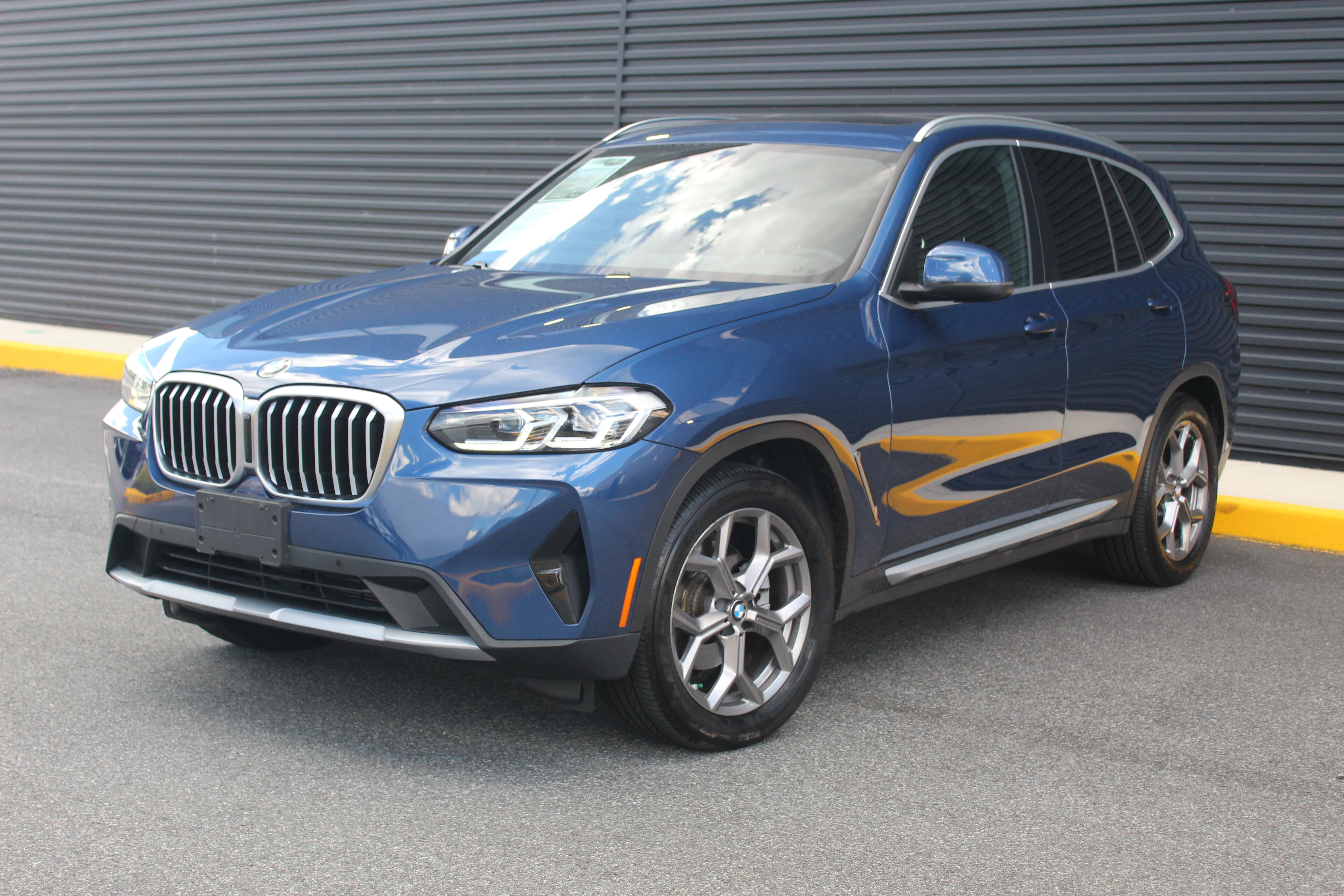 Used 2022 BMW X3 xDrive30i w/ Premium Package 2 image 1