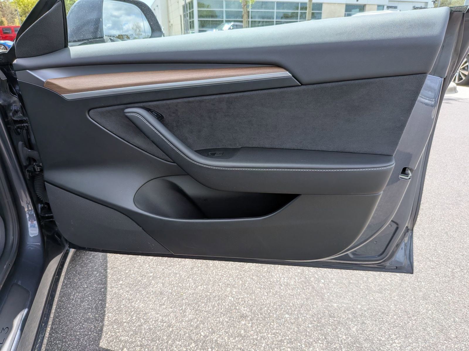 Used 2023 Tesla Model 3 Standard Range image 34