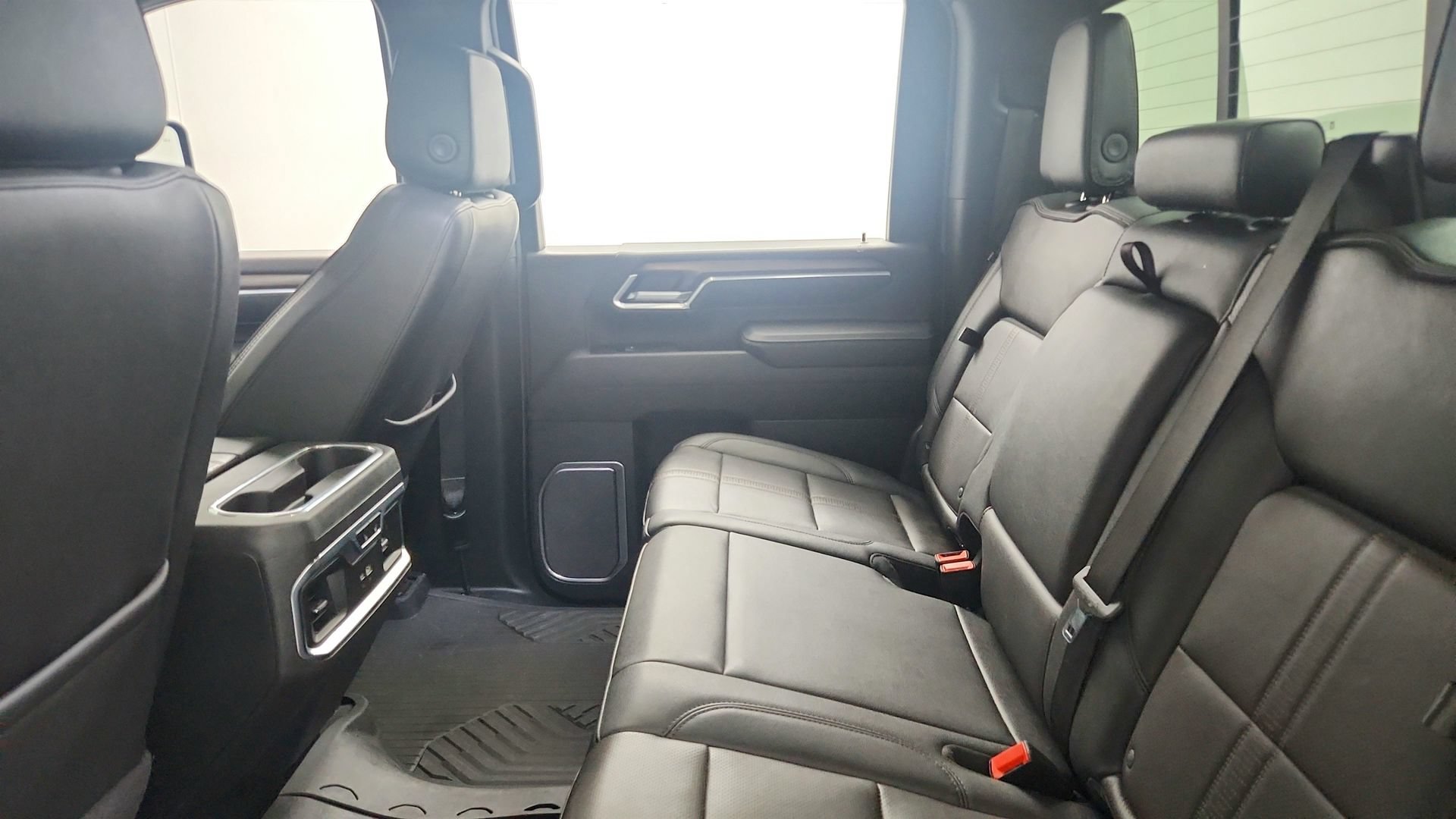 Used 2025 Chevrolet Silverado 2500 High Country w/ High Country Premium Package AWD/4WD image 24