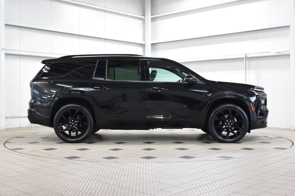 Used 2024 Chevrolet Traverse RS w/ LPO, Floor Liner Package AWD/4WD image 9