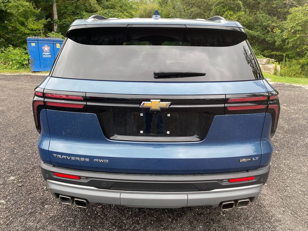 Used 2024 Chevrolet Traverse LT w/ Trailering Package image 8