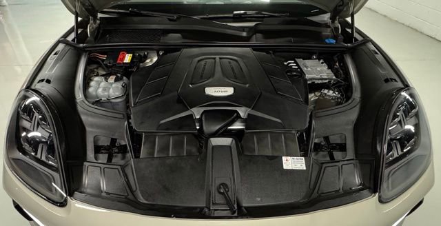 Used 2021 Porsche Cayenne image 27