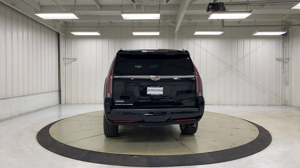Used 2017 Cadillac Escalade Premium Luxury AWD/4WD image 7