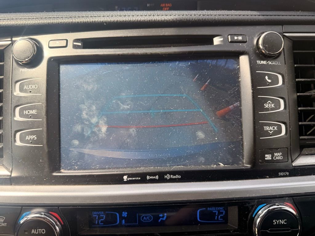 Used 2018 Toyota Highlander XLE image 24