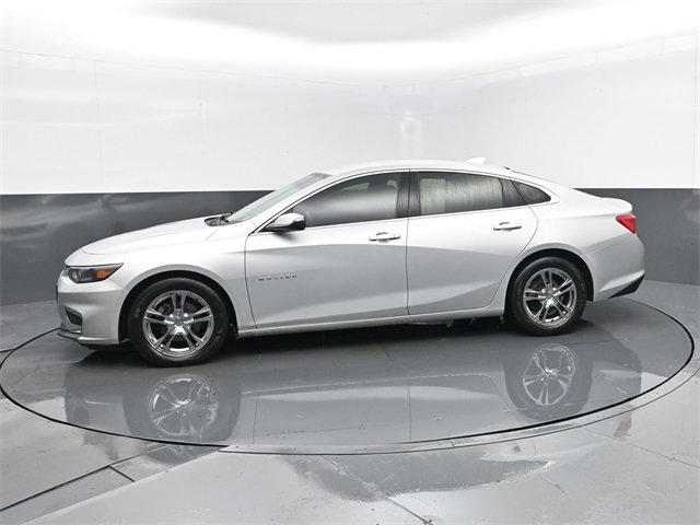 Used 2017 Chevrolet Malibu LT image 5