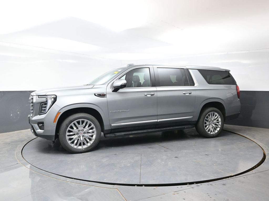 Used 2025 GMC Yukon XL Denali AWD/4WD image 10