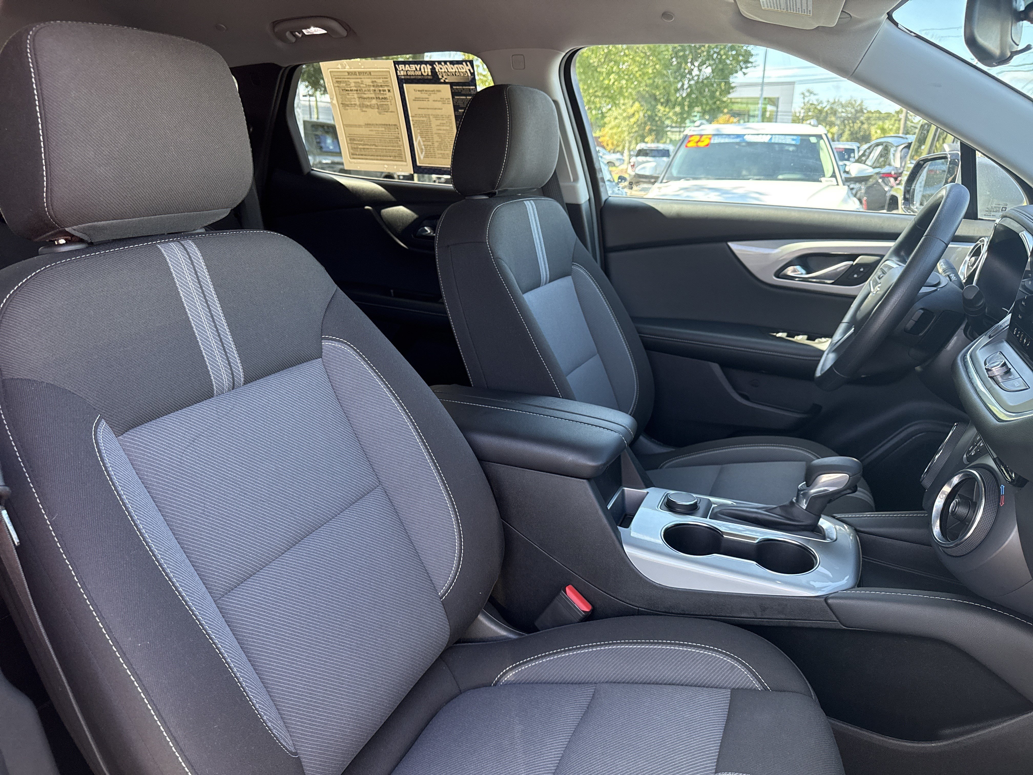 Used 2025 Chevrolet Blazer LT FWD image 31