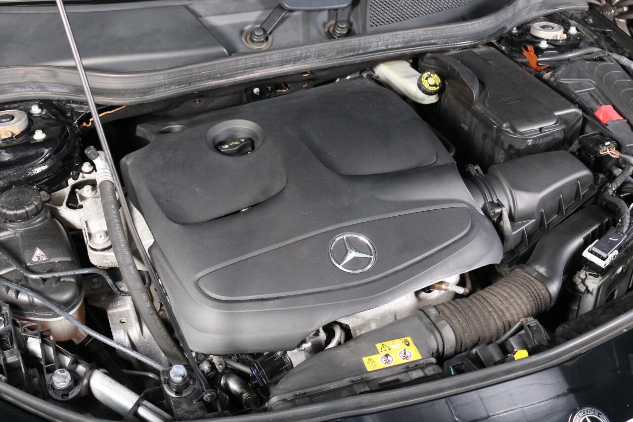 Used 2018 Mercedes-Benz CLA 250 4MATIC image 8