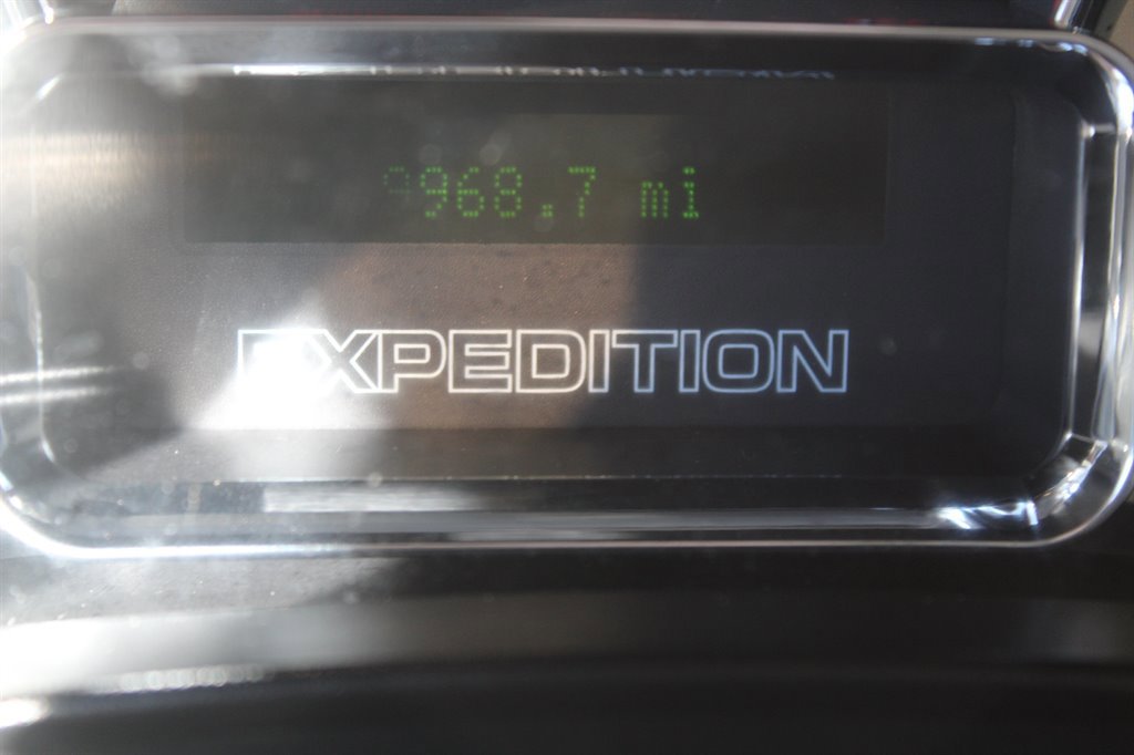 Used 2011 Ford Expedition EL XLT image 9
