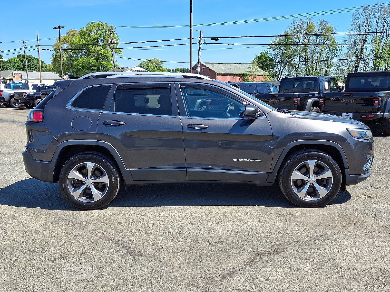Used 2019 Jeep Cherokee Limited AWD/4WD image 8
