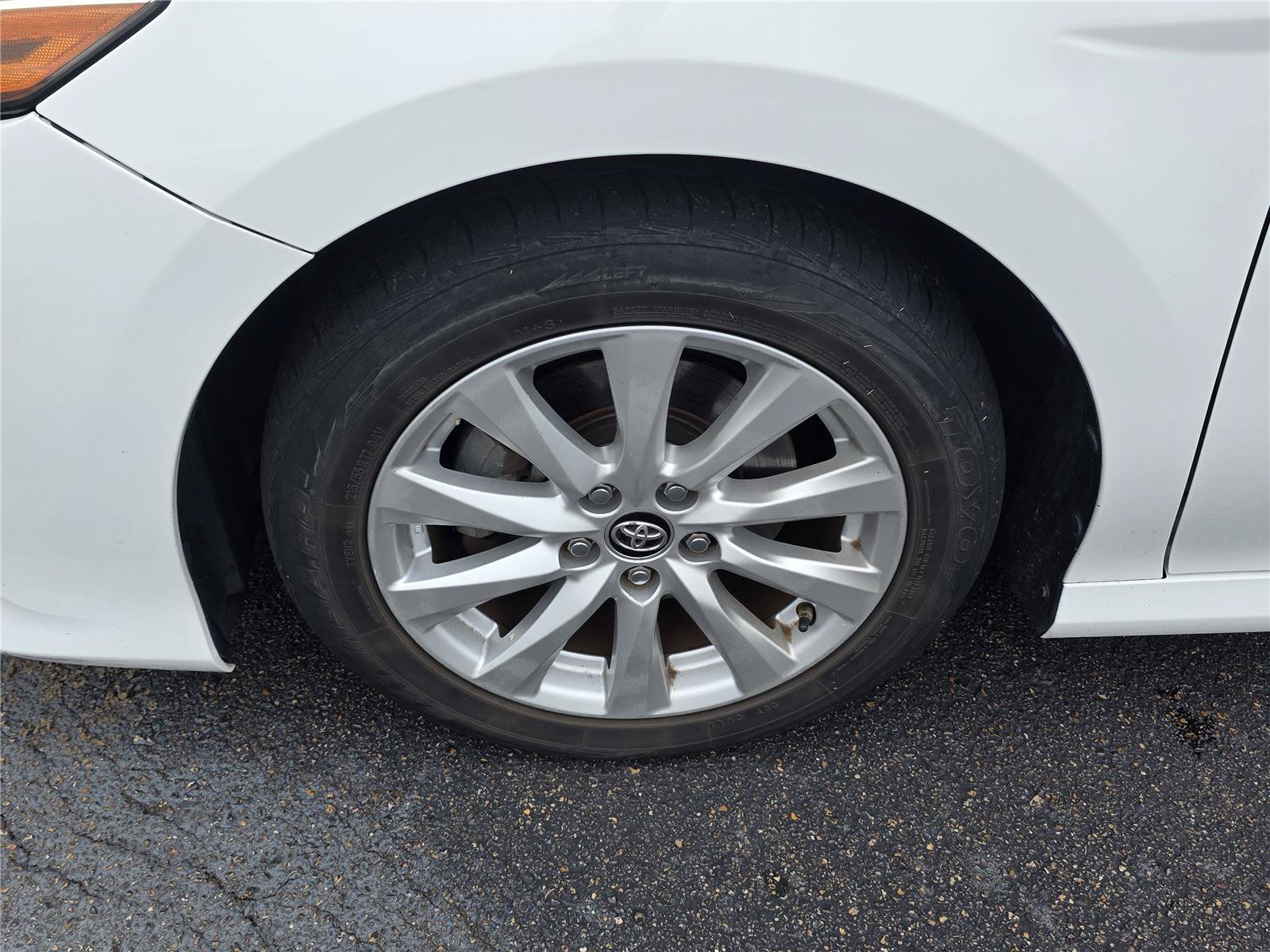 Used 2018 Toyota Camry LE FWD image 35