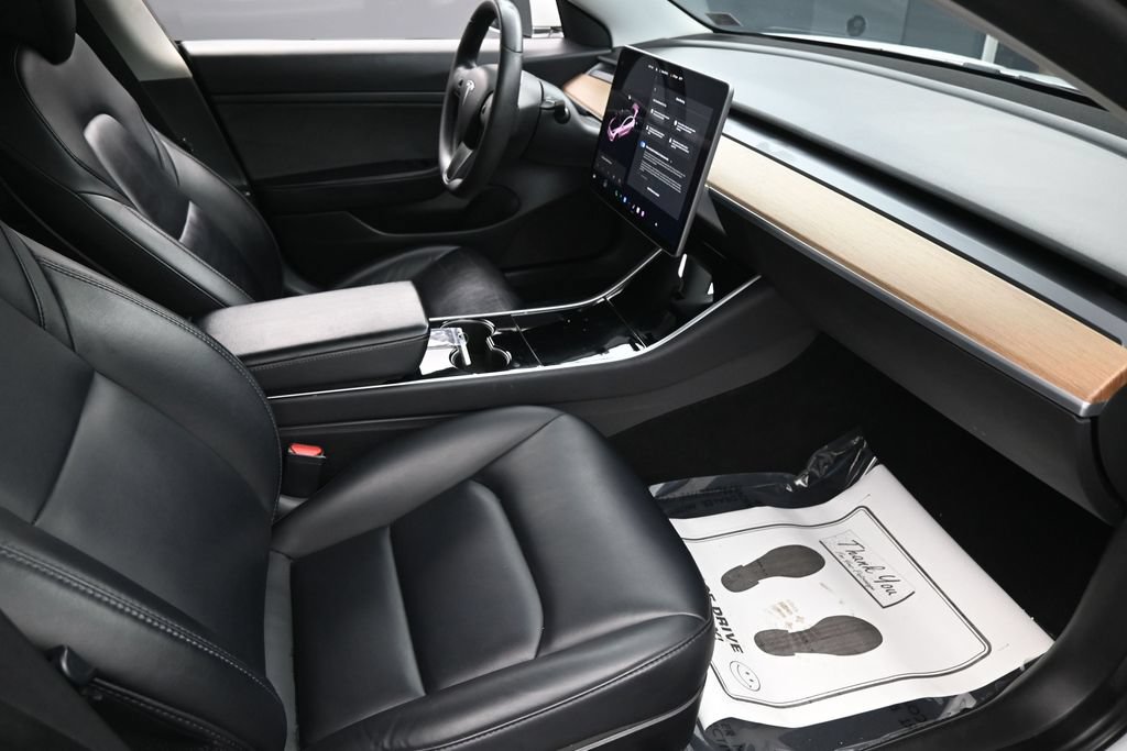 Used 2020 Tesla Model 3 Standard Range Plus RWD image 34