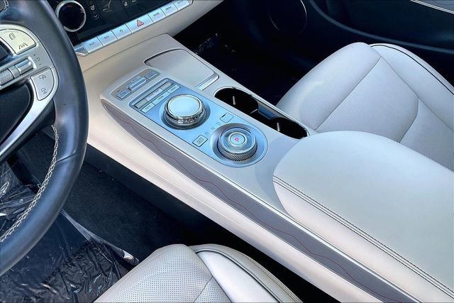 Used 2022 Genesis GV70 2.5T w/ Advanced Package image 17