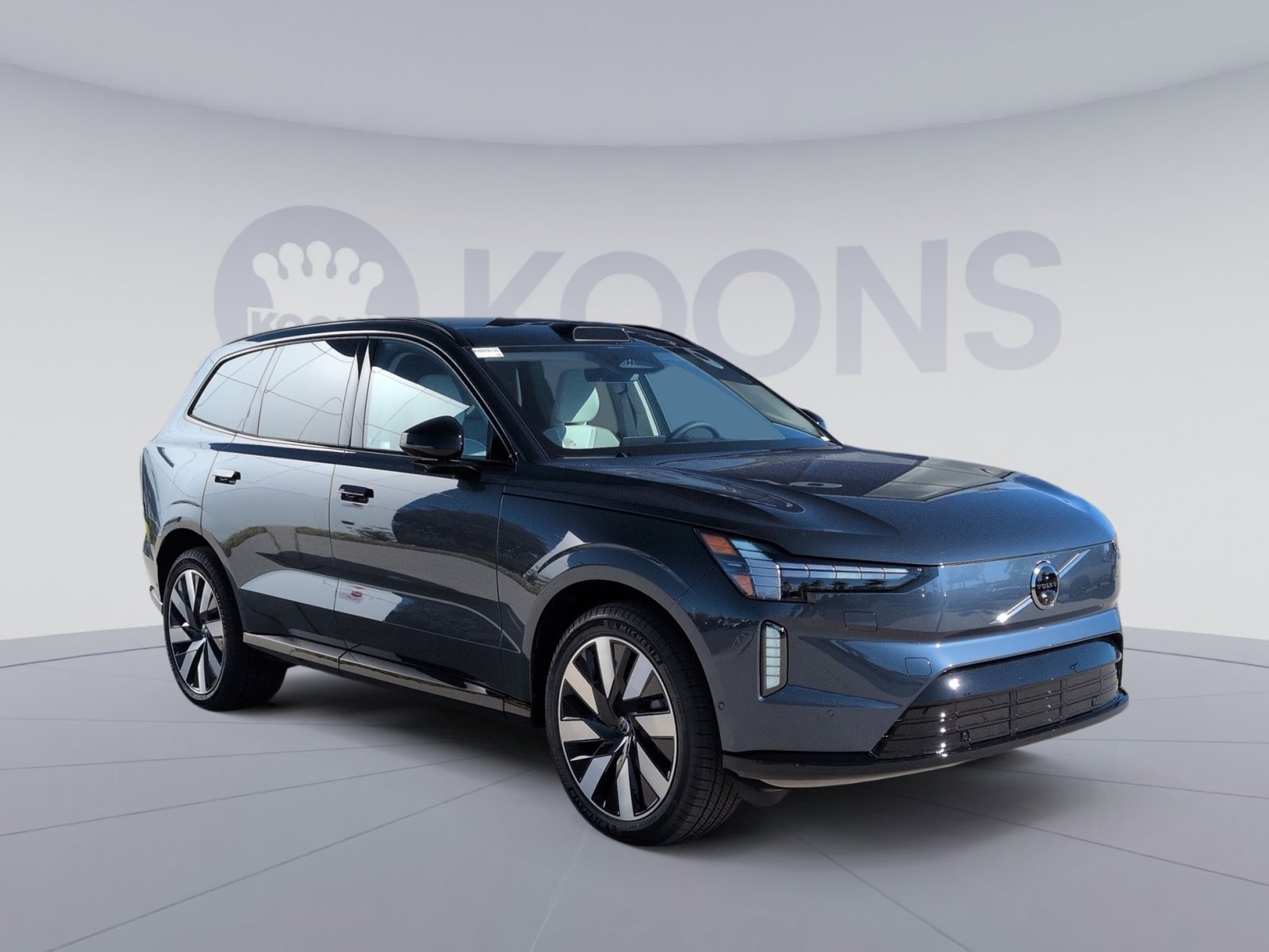 New 2025 Volvo EX90 Plus w/ Protection Package Premier image 10