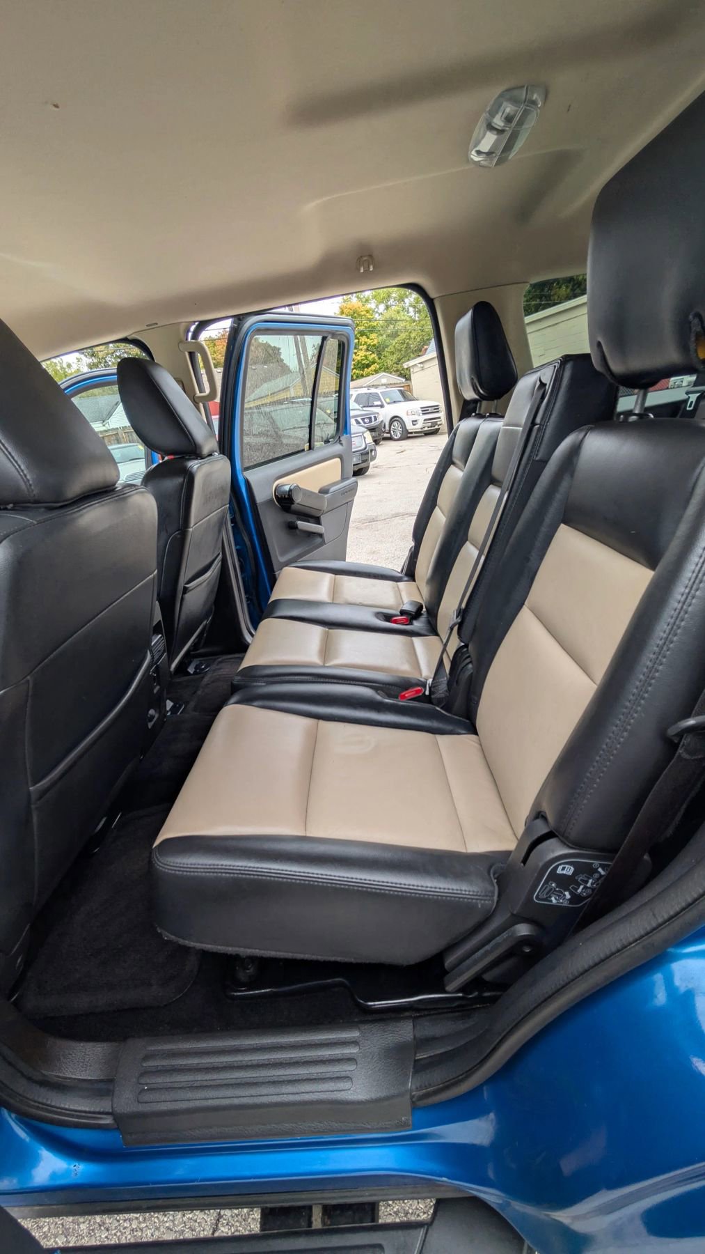 Used 2010 Ford Explorer Eddie Bauer image 11