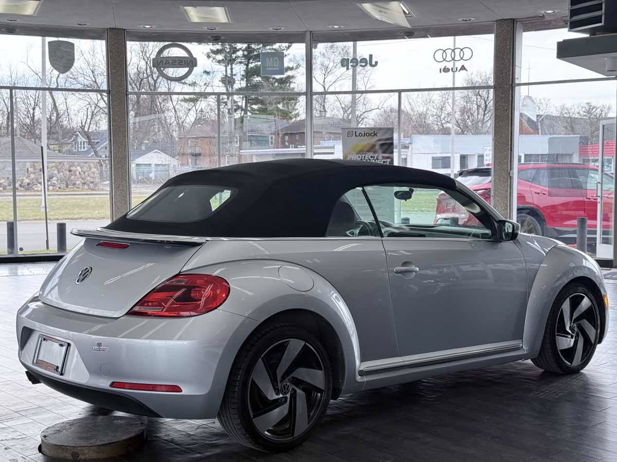 Used 2015 Volkswagen Beetle 1.8T FWD image 6