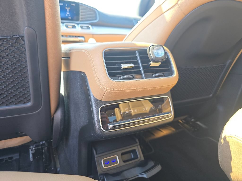 Used 2024 Mercedes-Benz GLS 450 4MATIC image 28