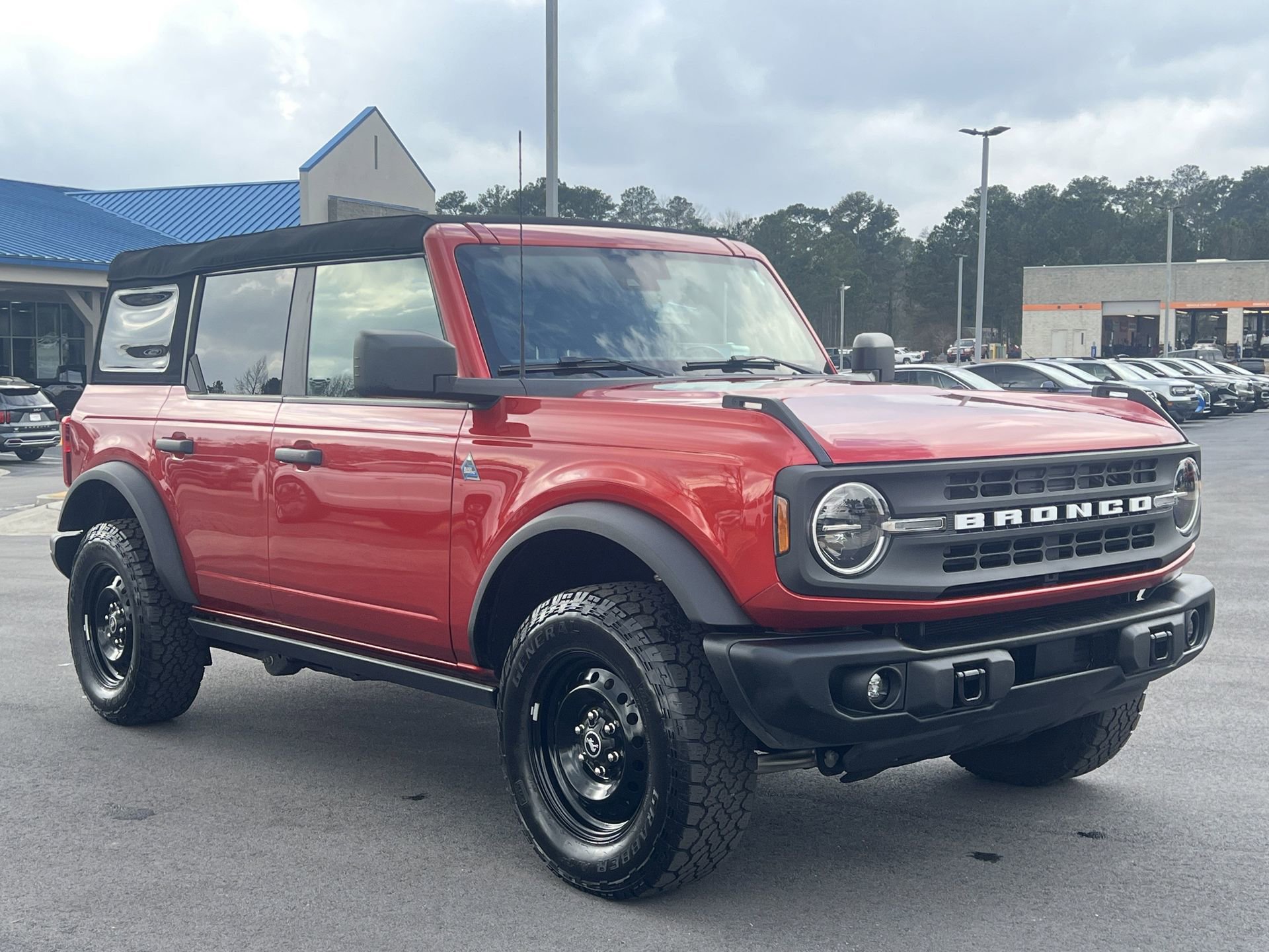 Certified 2023 Ford Bronco Black Diamond image 4