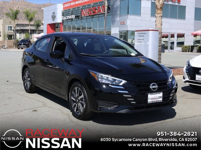 New 2025 Nissan Versa SV w/ Trunk Package